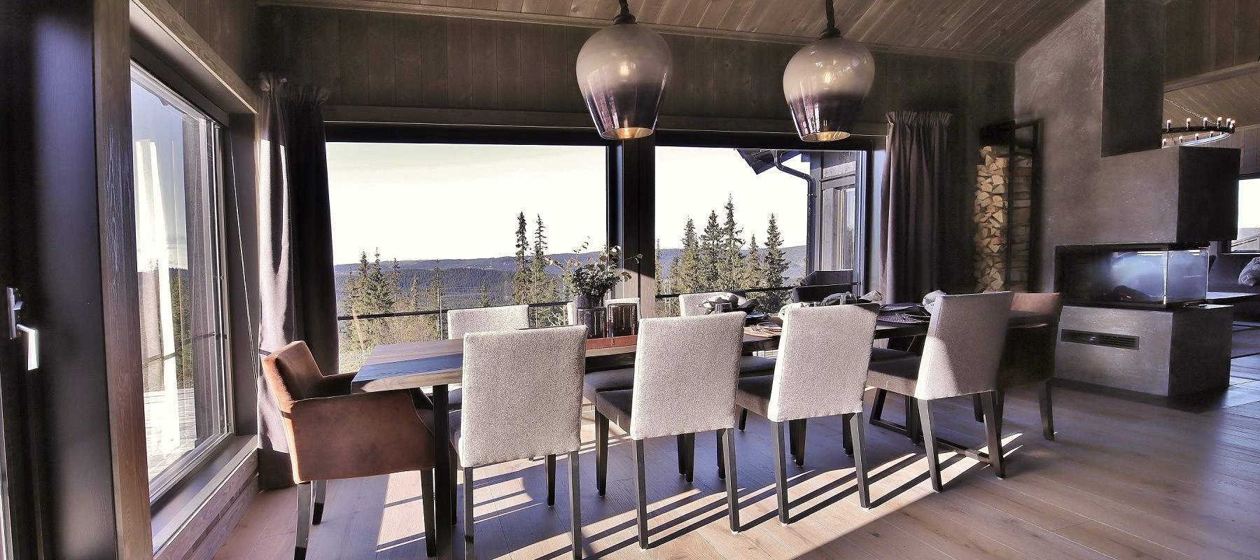 14 Hyggelig spiseplass med panoramavinduer – Hytte Nesbyen 149